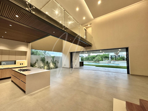 Casa En Venta En Cancun En Lagos Del Sol