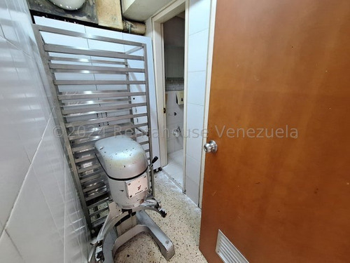 Establecimiento De Alimentos Y Bebidas En Venta El Paraiso I