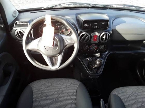 Imagem 3 de 9 de Fiat Doblò 1.8 Mpi Essence 7l 16v Flex 4p Manual