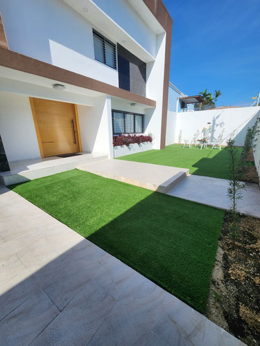 Hermosa Casa En Arroyo Hondo 3ero