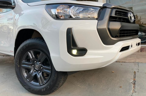 Imagen 13 de 15 de Toyota Hilux D/cabina 2.8 Tdi Sr 4x4 0km My2023 C/ Crucero