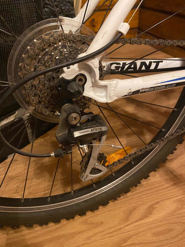 Bicicleta Giant Revel