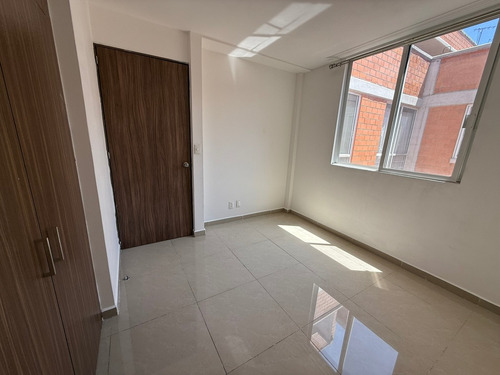 ¡espacio Y Comodidad En El Corazón De Tláhuac! Este Departamento En Francisco Landino 50 Ofrece Todo Lo Que Necesitas: Amplitud, Funcionalidad Y Excelente Ubicación. Ideal Para Familias Que Buscan Tra