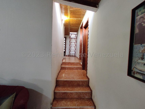 Casa Con Terreno En Venta En La Colonia Tovar. Ljsa 25-13565