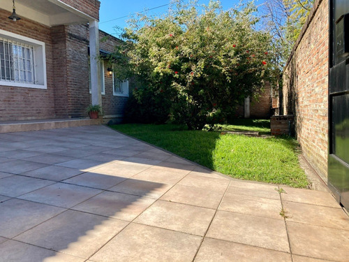 Imagen 2 de 30 de Juncal 1255, Adrogué - Casa America Con Gran Lote