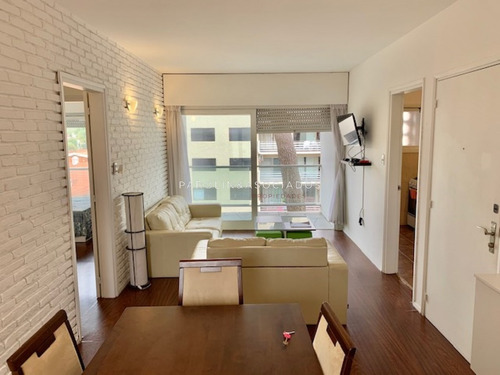 Departamento 2 Dormitorios, Mansa, Punta Del Este - Ref: 1967