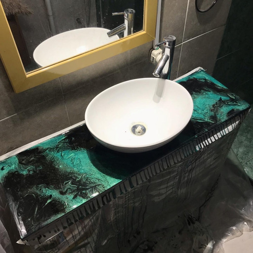 Imagen 2 de 4 de Mesadas Con Resina Epoxi Cristal Liquido Baño Cocina