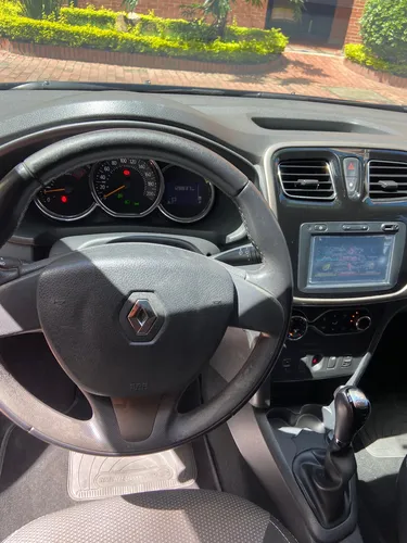 Renault Logan 1.6 Expression / Life +