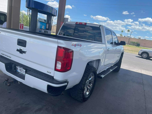 Imagen 7 de 11 de Chevrolet Cheyenne 2016 5.4 2500 Doble Cab Ltz 4x4 At