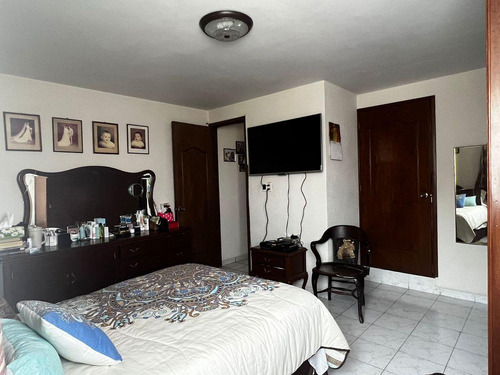 Venta De Casa En Santa Ana Tlapaltitlán Toluca A Dos Cuadras De Comonfort