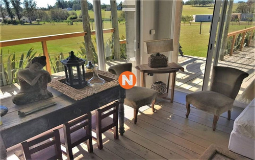 Casa En Venta De Muy Buena Construcción En El Quijote- Ref: 217920