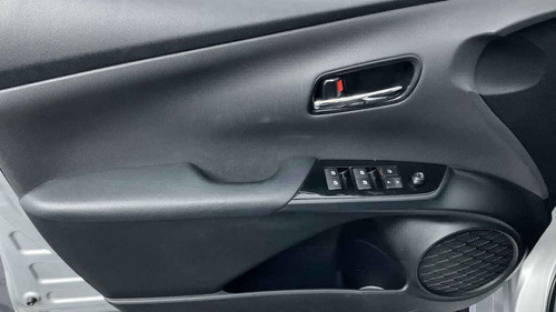 Imagen 13 de 15 de Toyota Prius 2016 5p Premium Sr Hibrido L4/1.8 Aut