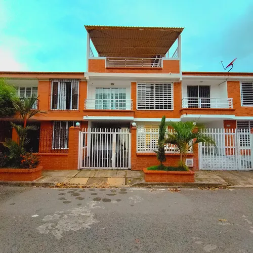 4hab / 5bañ Casa 4 Niveles Con Terraza, Turco Y Cocineta El Caney $750m