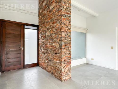 Casa En Venta En Lote Interno En Los Alisos, Nordelta