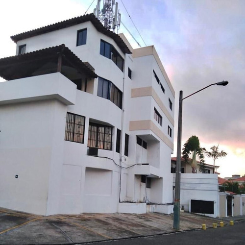 Edificio Comercial En Venta En La Praderas