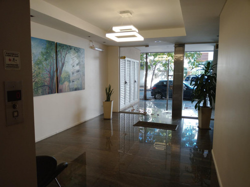 Alquiler 2 Amb Categoría En Flores - Sin Expensas - Piso 8 - Vista Abierta
