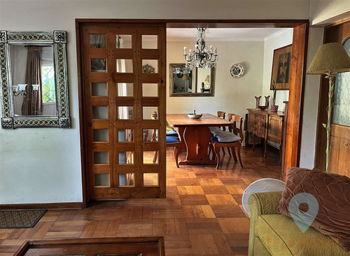 Linda Casa En Tranquila Calle, 3d 2b + Servicios, Ñuñoa