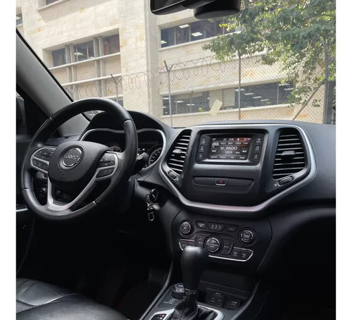 Jeep Cherokee 3.2 Longitude