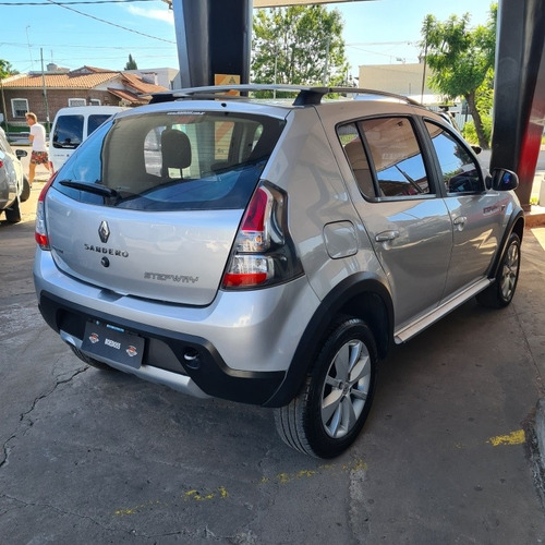 Imagen 4 de 15 de Renault Sandero Stepway 2014 1.6 Confort Dynamique Privilege