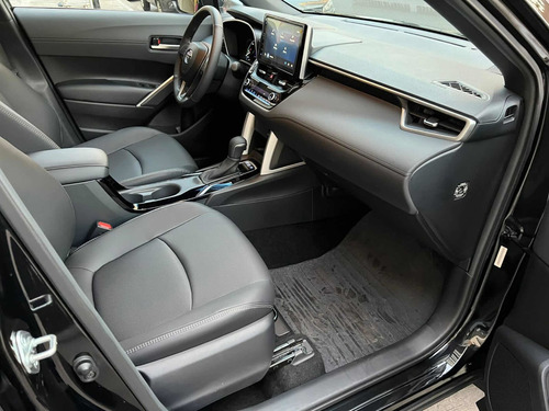 Imagen 4 de 16 de Toyota Corolla Cross Seg Hibrida
