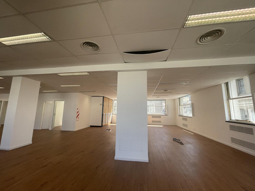 Oficina De 700 M2 En Monserrat
