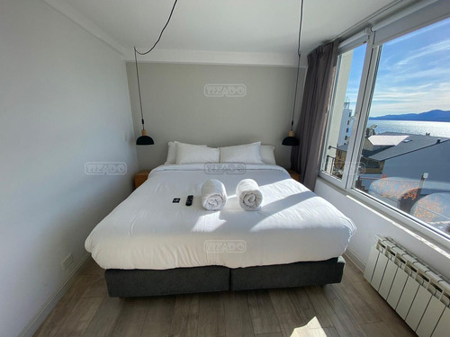 Turístico Hotel Vista Al Lago En Venta En Centro De Bariloche, Bariloche, Patagonia