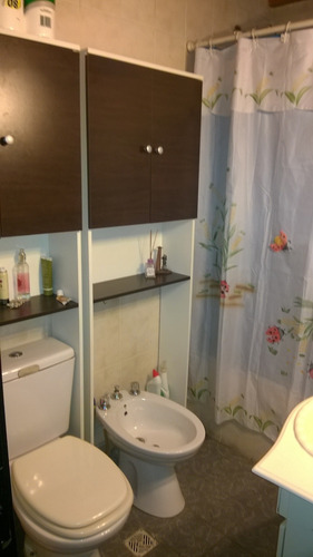 Imagen 14 de 14 de Casa De 5 Amb. Y Dpto. De 4 Amb.// . Lo Escuchamos!!!