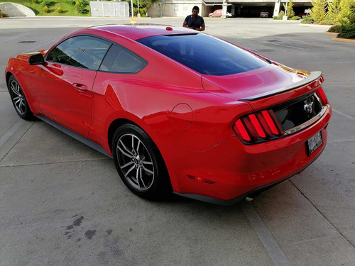Imagen 10 de 12 de Ford Mustang 2017 2.3 Coupe Mt