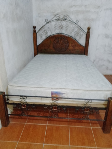 Cama Matrimonial De Saman Con Hierro Forjado Con Colchón 