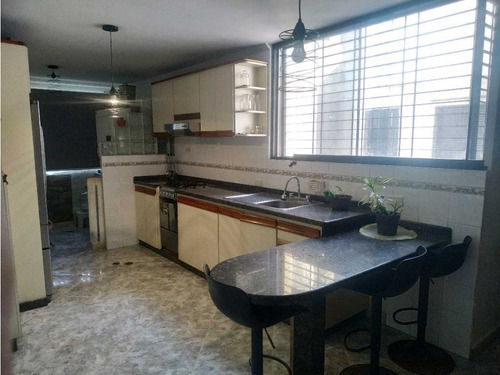 Apartamento En Venta Res. El Rincón Jgh-9004137