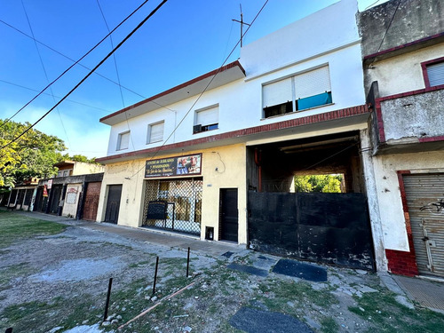 Casa Con Locales En Venta En Rafael Calzada