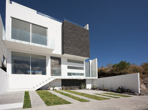 Preciosa Residencia En Lomas De Juriquilla, Canal De Nado, R