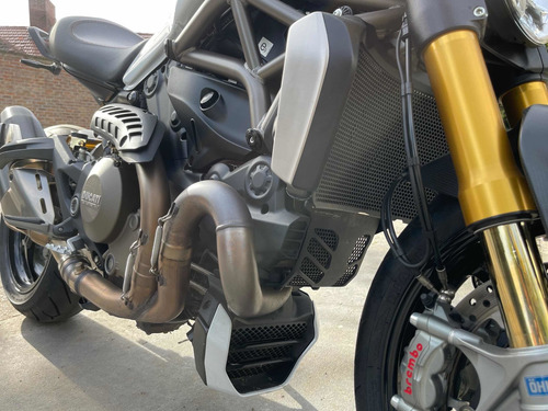 Ducati Monster 1200s