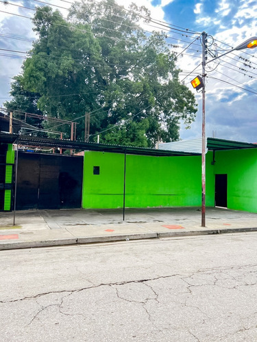 Terreno Con Locales Comerciales En El Casco Central De Tocuyito