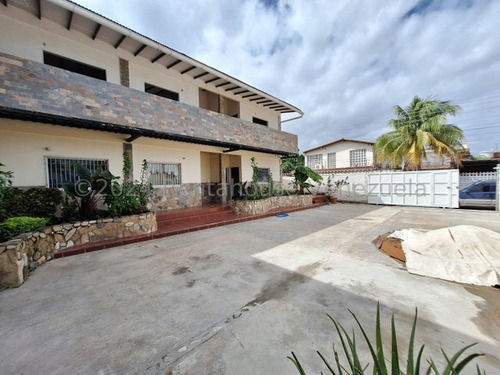 Apartamento Tipo Estudio En Alquiler Santa Rita Av Principal Baño Cocina Estacionamiento Estef 25-13994