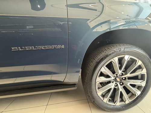 Chevrolet Suburban 5.3 High Country 4X4 At