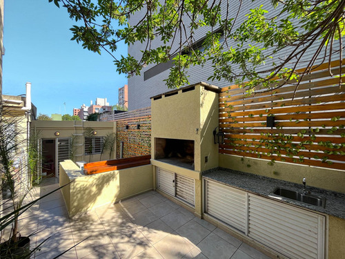 Casa De 2 Dormitorios Comodin Con Cocheras, Patio, Terraza