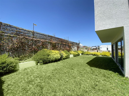 Casa En Arriendo De 4 Dorm. En Concón