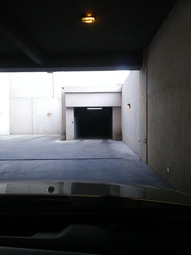 Imagen 5 de 7 de Moron Centro Cochera Con Elevador En Edificio Nuevo