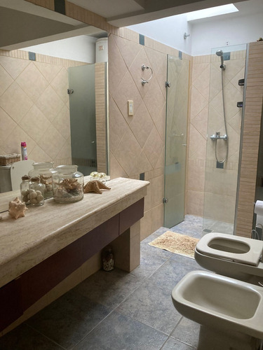 Imagen 11 de 24 de Dueño Vende Hermosa Casa En Excelente Estado, Luminosa Y Con Ubicación Ideal.