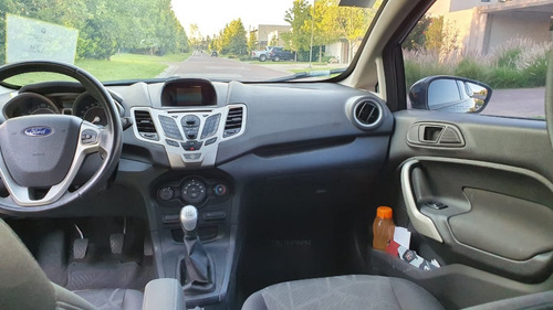 Ford Fiesta Kinetic Design 1.6 Design 120cv Titanium 2012