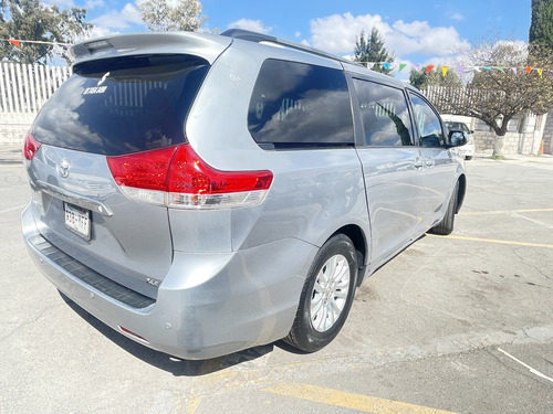 Toyota Sienna Le Aa Ee At