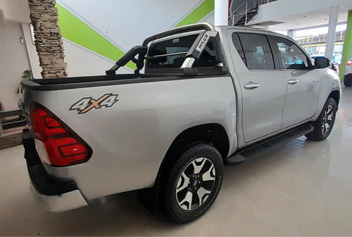 Toyota Hilux 2.8 Cd Srx 177cv 4x4 At