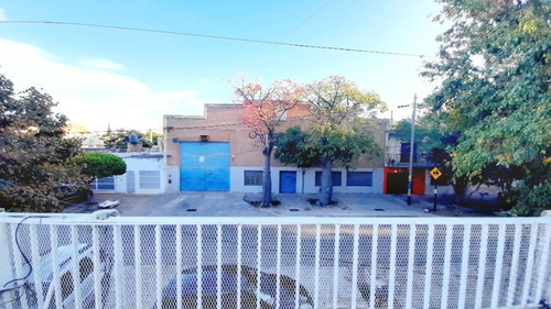 Casa 2 Dormitorios Cochera Doble O Local Con Depósito Jardín Terraza En Venta