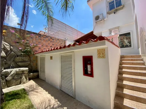 Casa En Venta Con Planta Eléctrica Macaracuay