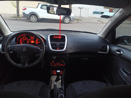 Peugeot 207 1.4 Sedan Xs