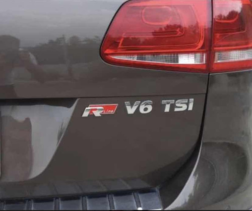 Emblema R Line Rojo Trasero