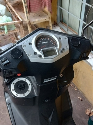 Imagen 11 de 11 de Scooter Daelim S1 / 125 Cc. Made In Corea Rodada En 2014