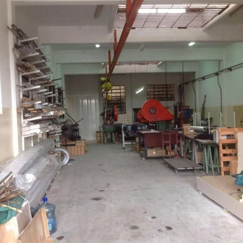 Imagen 3 de 3 de Excelente Galpón En Una Planta De 1100m2 En Caseros