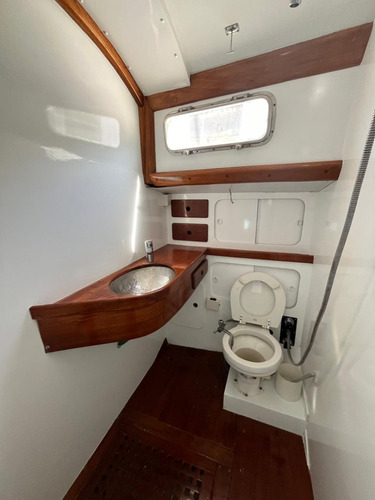 Velero Frers 44